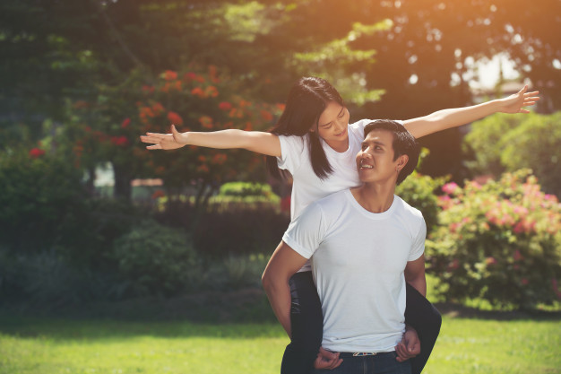 Valentine's free photoshoot in Portola Springs, Irvine. 1 happy couple vacation enjoy each other park 1150 2894