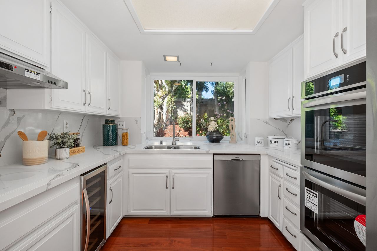 9 Aberdeen in Northwood Irvine SOLD! 22 15 11774132 179938 179938 EI 115