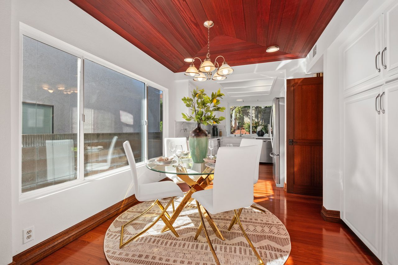 9 Aberdeen in Northwood Irvine SOLD! 25 18 11774135 179938 179938 EI 118