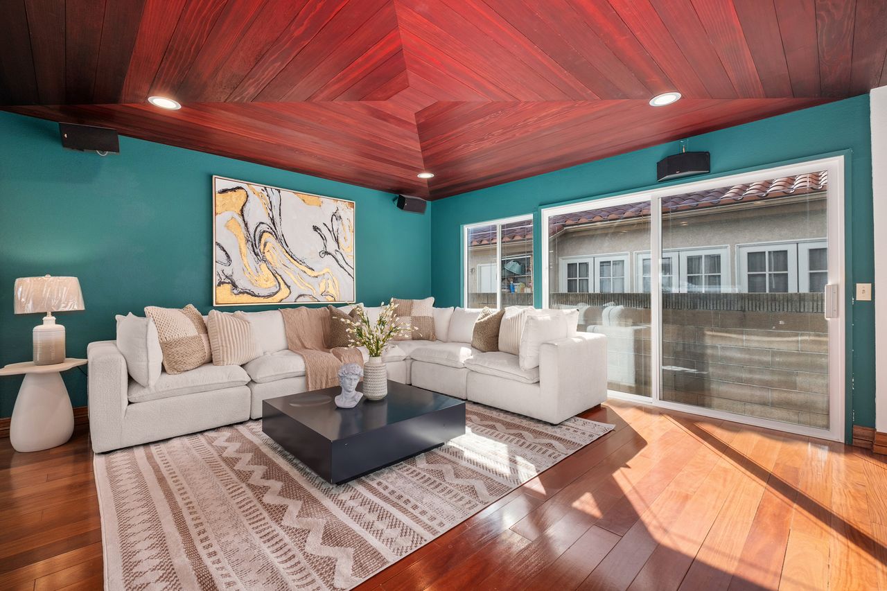 9 Aberdeen in Northwood Irvine SOLD! 26 19 11774136 179938 179938 EI 119
