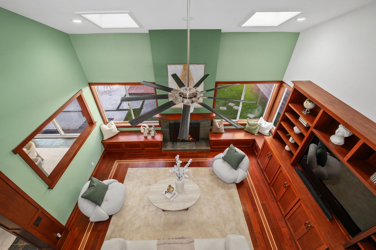 9 Aberdeen in Northwood Irvine SOLD! 33 26 11774143 179938 179938 EI 126