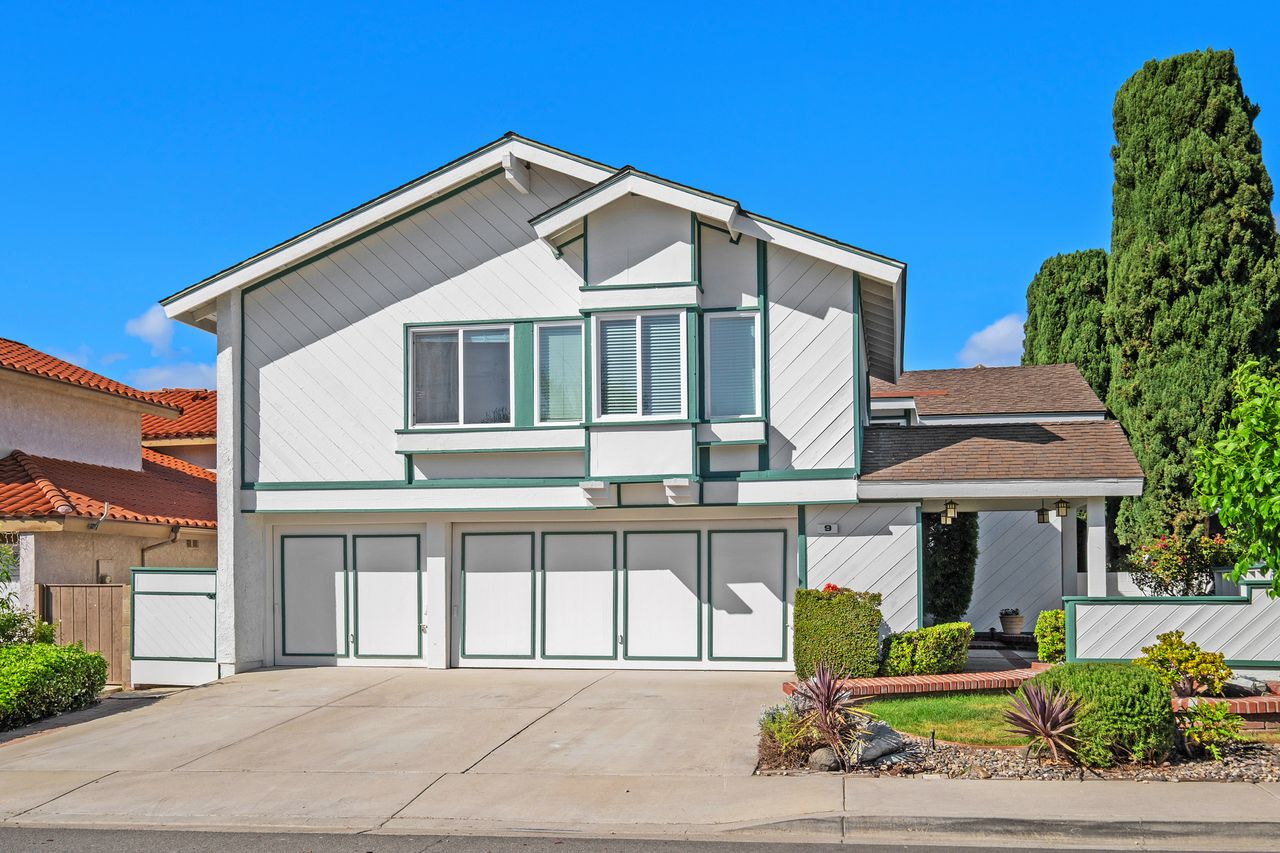 9 Aberdeen in Northwood Irvine SOLD! 9 2 11774119 179938 179938 EI 102 1