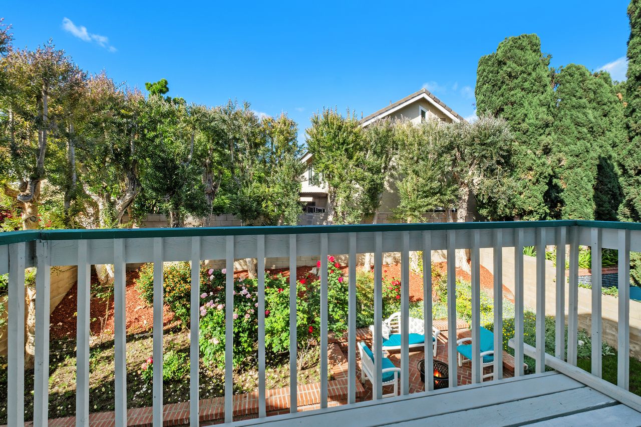 9 Aberdeen in Northwood Irvine SOLD! 42 35 11774152 179938 179938 EI 135