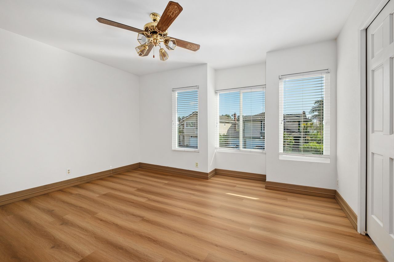 9 Aberdeen in Northwood Irvine SOLD! 47 40 11774157 179938 179938 EI 140