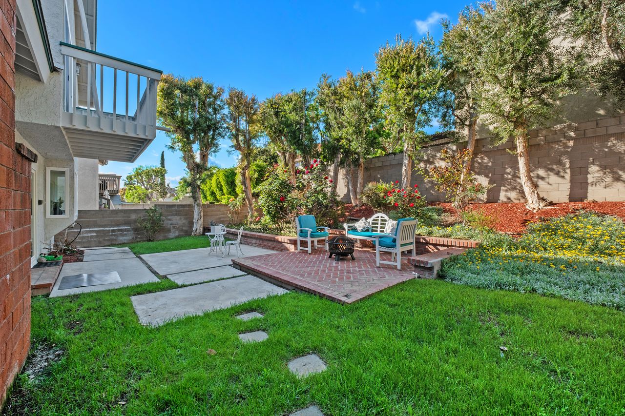 9 Aberdeen in Northwood Irvine SOLD! 6 45 11774162 179938 179938 EI 145