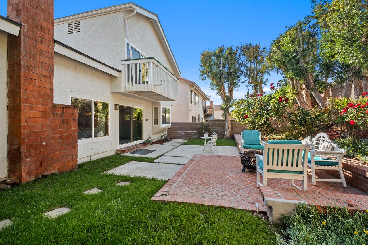 9 Aberdeen in Northwood Irvine SOLD! 7 46 11774163 179938 179938 EI 146