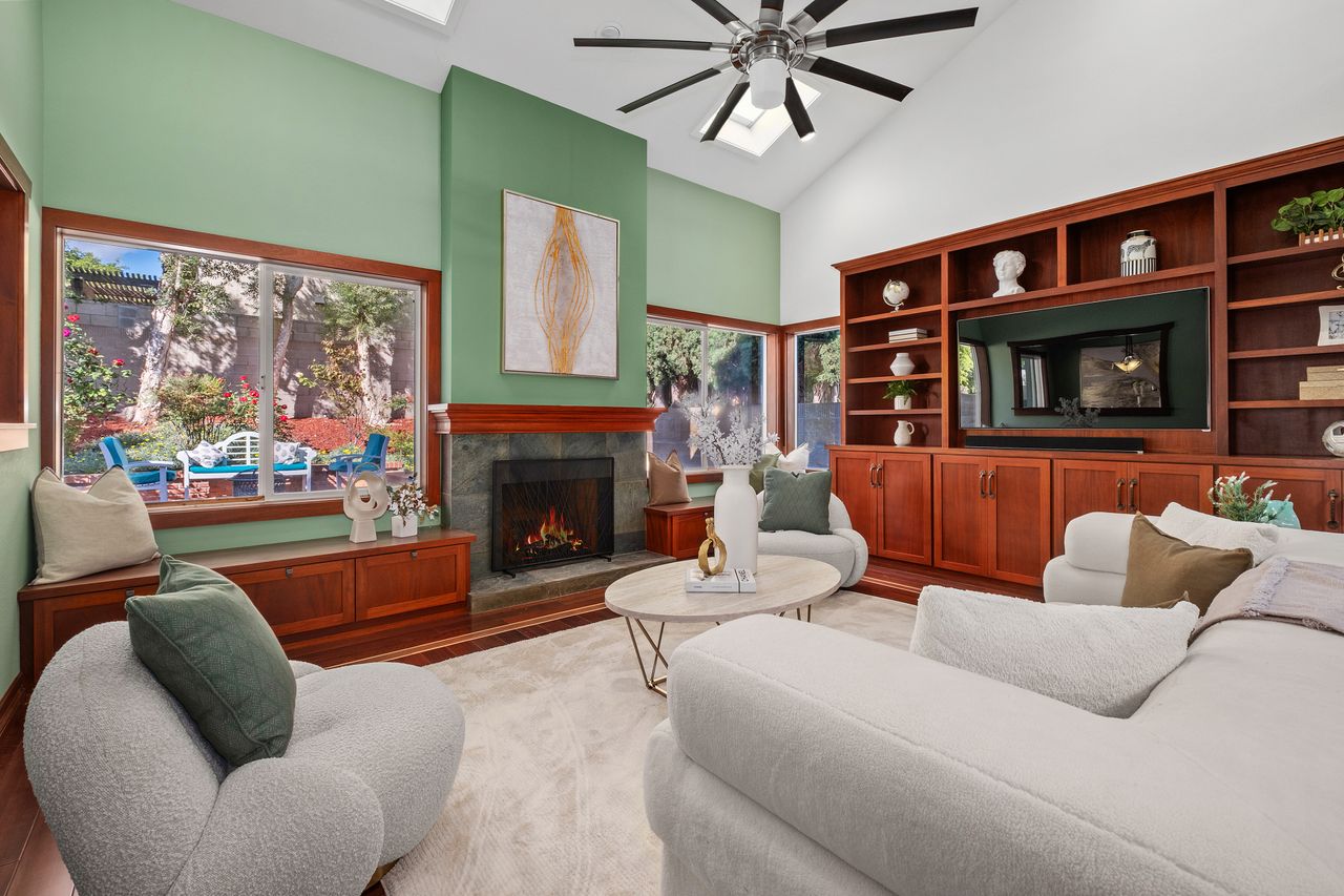 9 Aberdeen in Northwood Irvine SOLD! 15 8 11774125 179938 179938 EI 108
