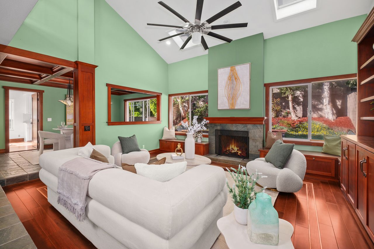 9 Aberdeen in Northwood Irvine SOLD! 16 9 11774126 179938 179938 EI 109