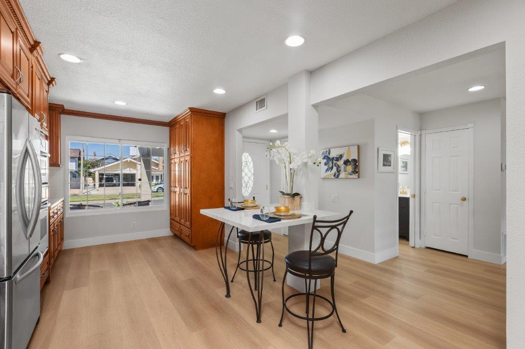 31 Columbus Irvine photo 10
