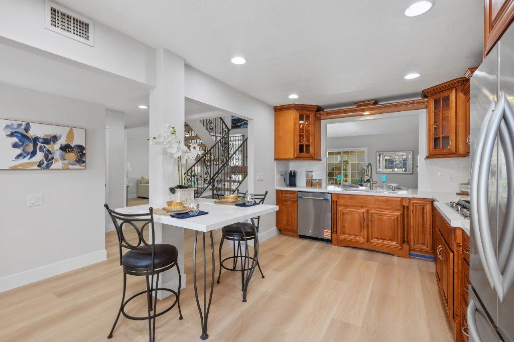 31 Columbus Irvine photo 8